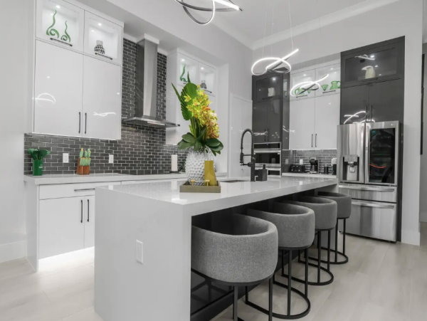 Luxury Naples Retreat - Modern Estate with Pool, Game Room & More